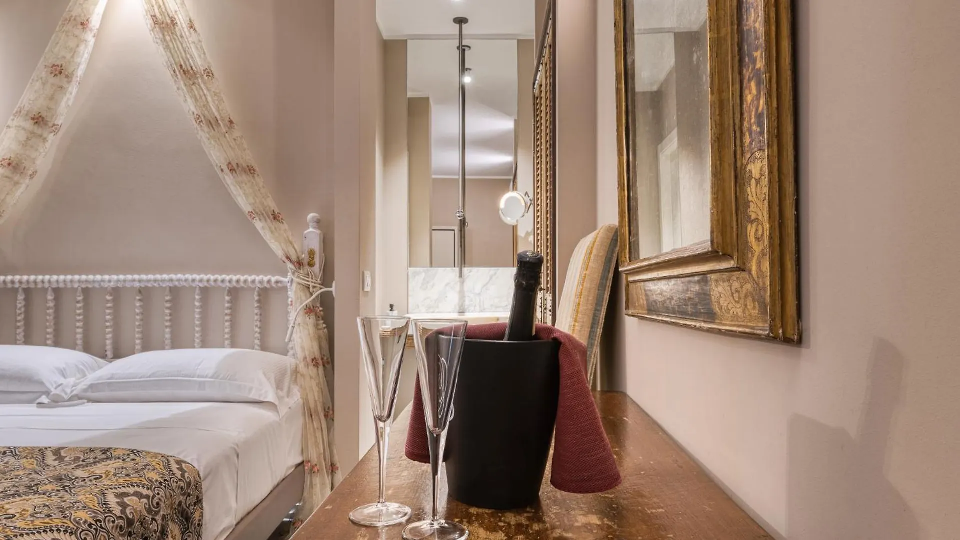 לינה וארוחת בוקר דיאנו מרינה A'Mare Luxury Rooms